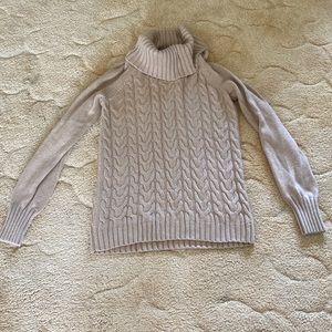 Banana republic size medium color tan turtle neck sweater